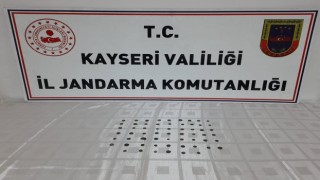 Kaçak kazıdan elde ettiği tarihi eserleri satarken yakalandı