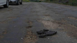 Kahramankazanın 35 köyünü Ankaraya bağlayan Kaplu Deresi Yoluna sıcak asfalt yıllardır dökülmüyor
