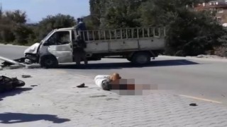 Kamyonet ile motosiklet çarpıştı: 1i ağır 2 yaralı