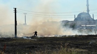 Kapaklıda boş arsa yangını korkuttu