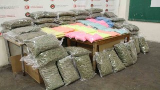 Kapıkulede zehir tacirlerine operasyon: 240 kilogram uyuşturucu ele geçirildi