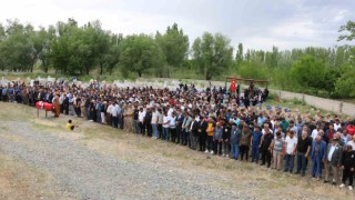 Karaciğer hastalığına yenik düşen Uzman Çavuş son yolculuğuna uğurlandı