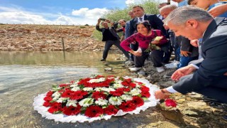 Karamanda hayatını kaybeden depremzedeler anısına Fisandun Barajına çelenk bırakıldı