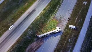 Karayolu karpuz yüzünden ulaşıma tek yönlü kapandı