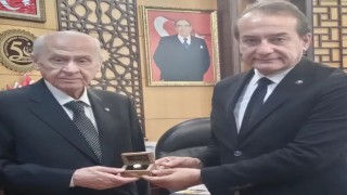 Kardaş, MHP Liderine yüzük hediye etti