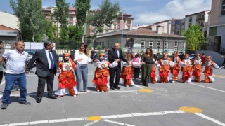 Karsta öğrencilerden depremzedelere destek