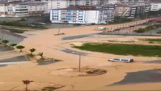 Kastamonuda 15 dakika süren yağış hayatı olumsuz etkiledi