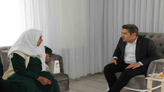 Kaymakam Özçelik, şehit ailesini ziyaret etti