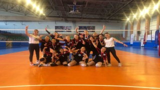 Kayseri Analig Voleybol takımları çeyrek finale yükseldi