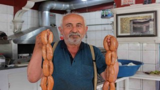 Kayseride kurban etleri sucuk oluyor