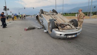 Kazada otomobil ters döndü: 1 ölü, 3 yaralı