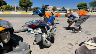 Kiliste ticari taksi ile motosiklet çarpıştı:1 yaralı