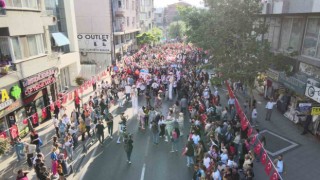 Kiraz Festivalinde tarihi kortej: On binler caddeyi doldurdu