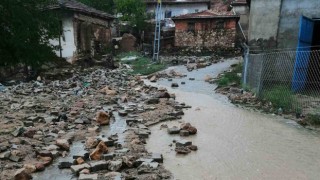 Kırıkkalede sel felaketi: Araçlar sürüklendi, hayvanlar telef oldu