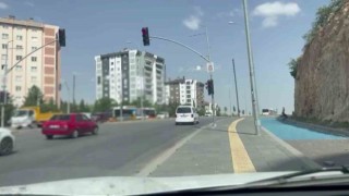 Kırmızı ışıkta geçen araçlara ceza yağdı