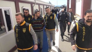 Kız meselesi yüzünden arkadaşını boğazını keserek öldürmüştü, müebbet hapsi istendi