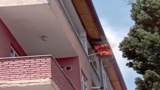Kocaelinde 4 katlı binanın çatısında yangın çıktı