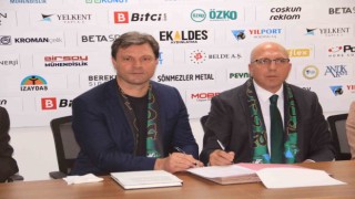 Kocaelispor, teknik direktör Ertuğrul Sağlam ile 2 yıllık sözleşme imzalandı