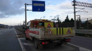 Kontrolden çıkan otomobil bariyere çarptı: 4 yaralı