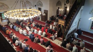 Kosovada bayram namazı kılındı