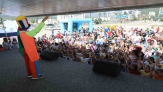 Kumlucalı çocukları Büyükşehir eğlendirdi