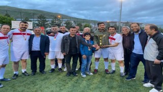 Kurumlar arası futbol müsabakası şampiyonu Bayburt İl Sağlık Müdürlüğü oldu