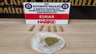 Kütahyada iki şahsın üzerinde uyuşturucu ele geçirildi