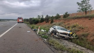 Kütahyada otomobil şarampole devrildi: 1 yaralı