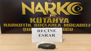 Kütahyada uygulama noktasında durdurulan araçta uyuşturucu ele geçirildi