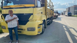 Mahalle sakinleri yol kenarlarına park edilen kamyonlardan rahatsız