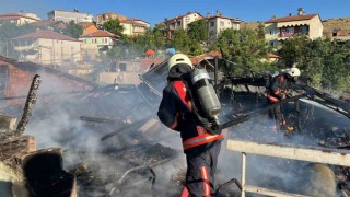 Malatyada korkutan çatı yangını