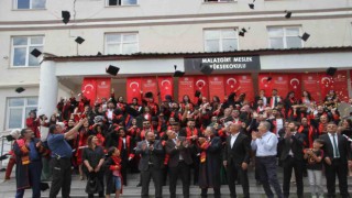 Malazgirt MYOda mezuniyet coşkusu