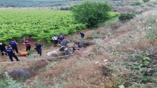 Manisada devrilen traktörün altında kalan sürücü hayatını kaybetti