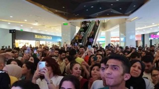 Mardian Mallda düzenlenen konsere yoğun ilgi