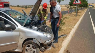 Mardinde kontrolden çıkan otomobil refüje çıktı: 2 yaralı