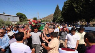 Marmariste zabıta personelini yüzlerce kişi uğurladı