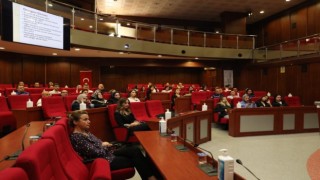 Masa başı çalışan personele ergonomi eğitimi