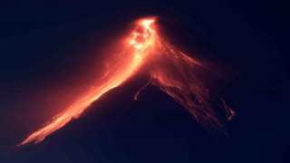 Mayon Yanardağı çevresinde 13 bin kişi tahliye edildi