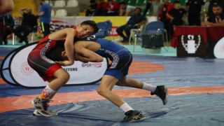 Mehmet Akif Pirim U15 Grekoromen Güreş Türkiye Şampiyonasında madalyalar dağıtıldı