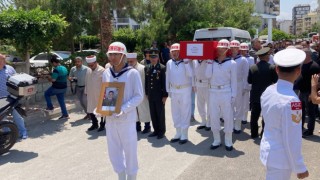 Mersinli şehidi binlerce kişi uğurladı