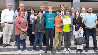 Mimar Sinan Ortaokulu Matematik ödüllerini aldı