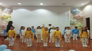 Miniklerden yılsonu gösterisi