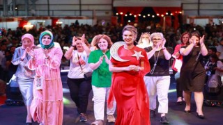 ModaFest Geçmişten Günümüze Anadolu Kadınları defilesiyle devam etti