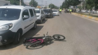 Motosiklet, yolun karşısına geçmeye çalışan polise çarptı: 2 yaralı