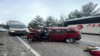 Muğlada yolcu otobüsü ile otomobil çarpıştı: 2 ölü