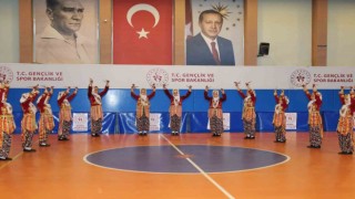 Nevşehirde yapılan halk oyunları turnuvası sona erdi