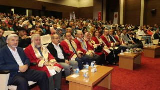 NEVÜ İlahiyat Fakültesinden mezuniyet gururu