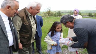 Öğrenciler hiç görmedikleri böcekleri aparatlarla topladı