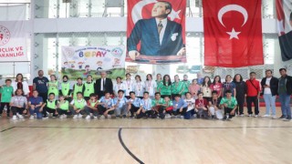 Öğrenciler, parkur yarışlarında eğlenceli vakit geçirdiler