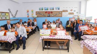 Öğrencilerin karnesi Vali Karadenizden